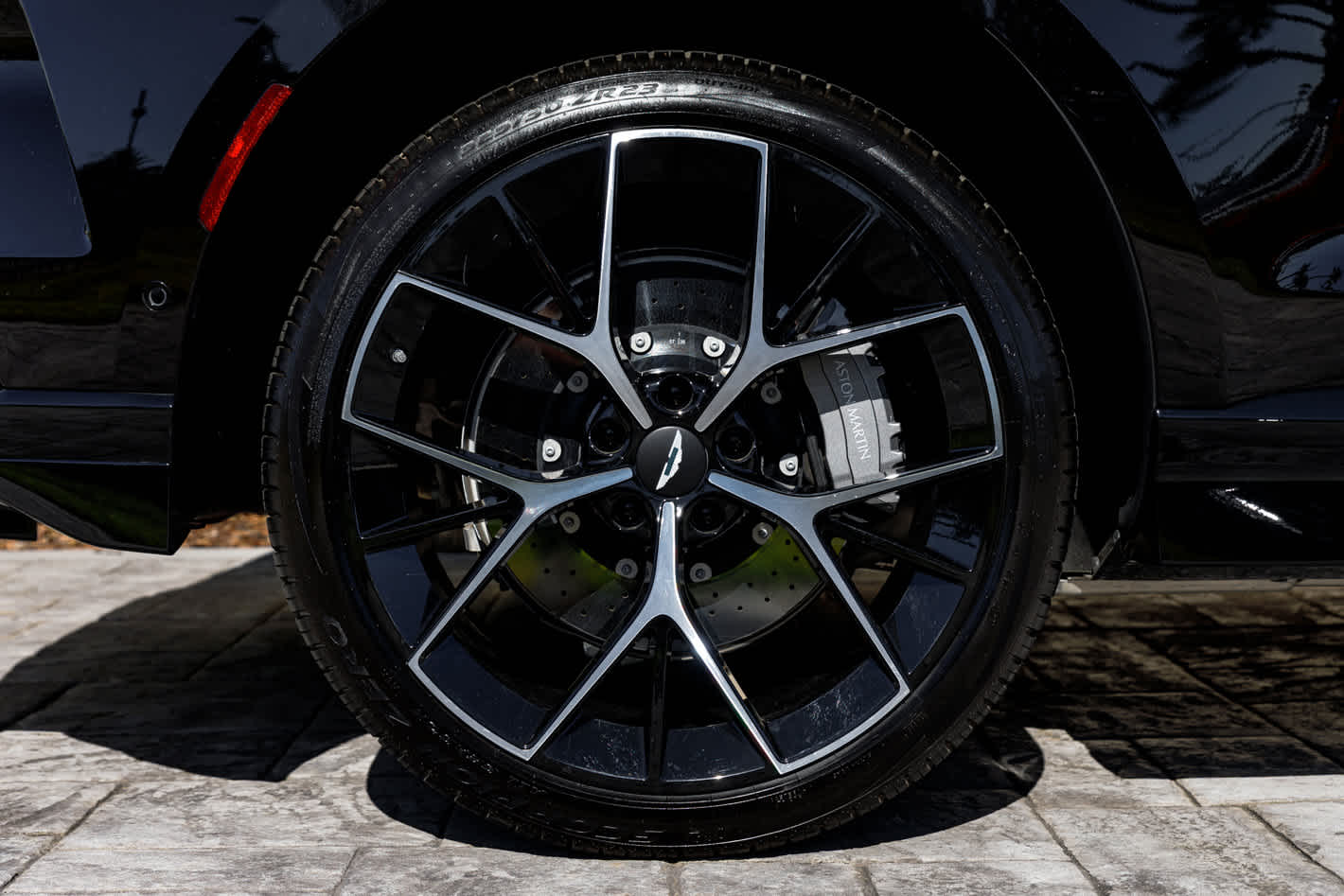 2025 Aston Martin DBX 707