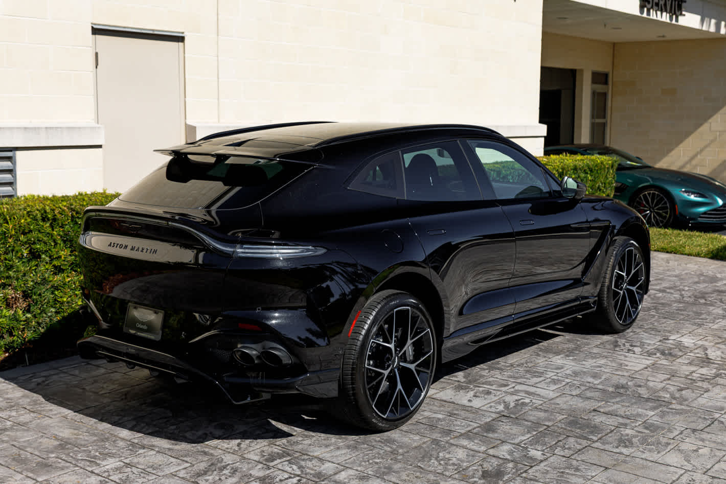 2025 Aston Martin DBX 707