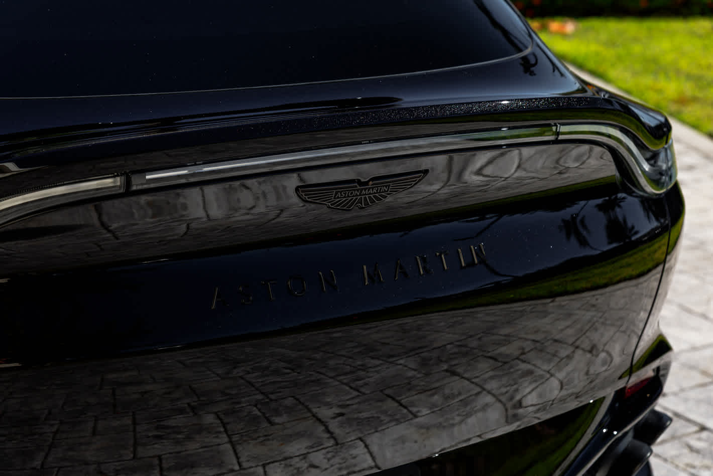 2025 Aston Martin DBX 707