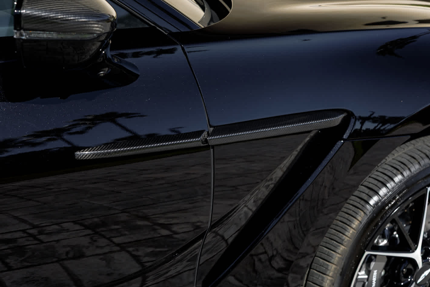 2025 Aston Martin DBX 707