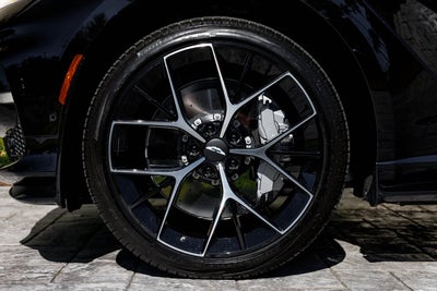 2025 Aston Martin DBX 707