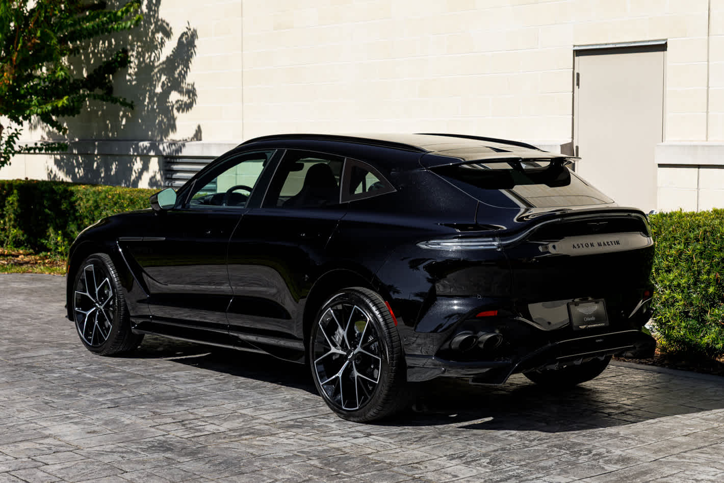 2025 Aston Martin DBX 707