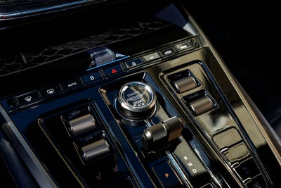 2025 Aston Martin DBX 707