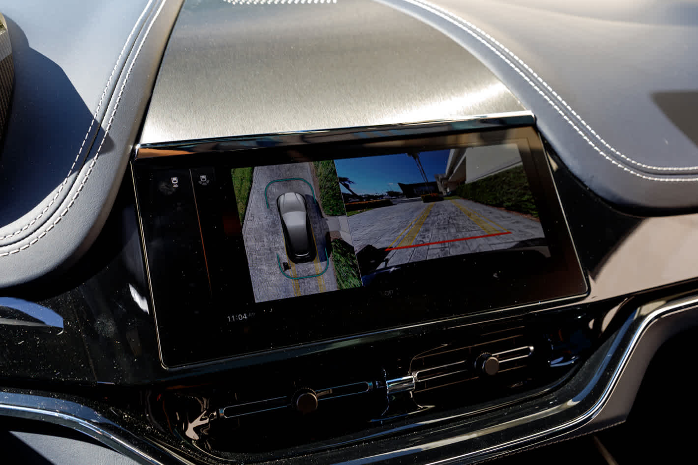 2025 Aston Martin DBX 707