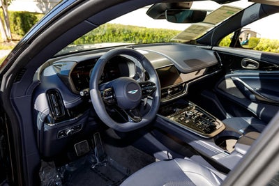 2025 Aston Martin DBX 707