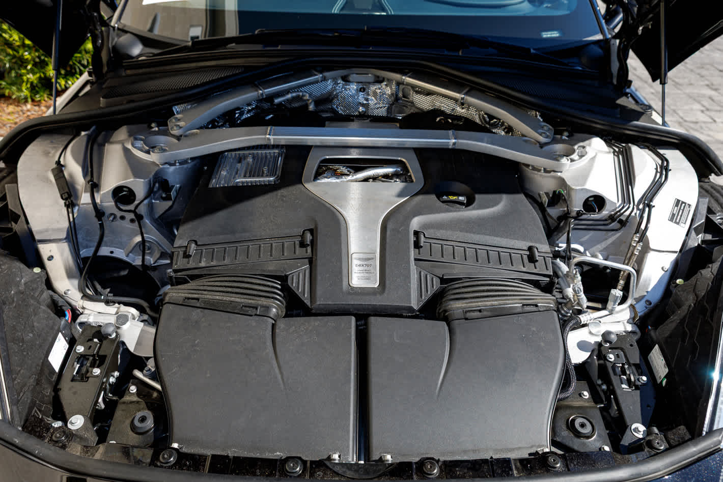 2025 Aston Martin DBX 707