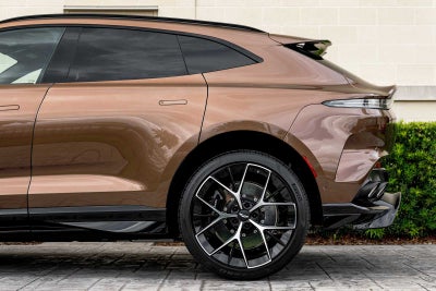 2025 Aston Martin DBX 707