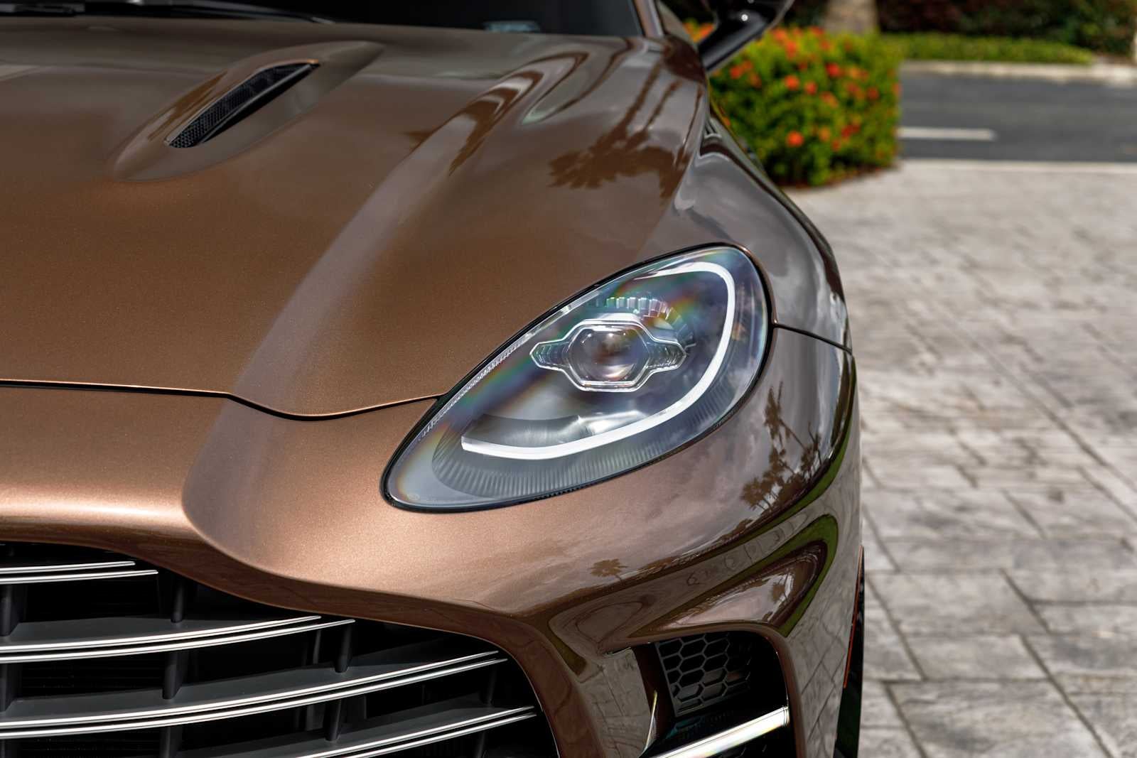 2025 Aston Martin DBX 707