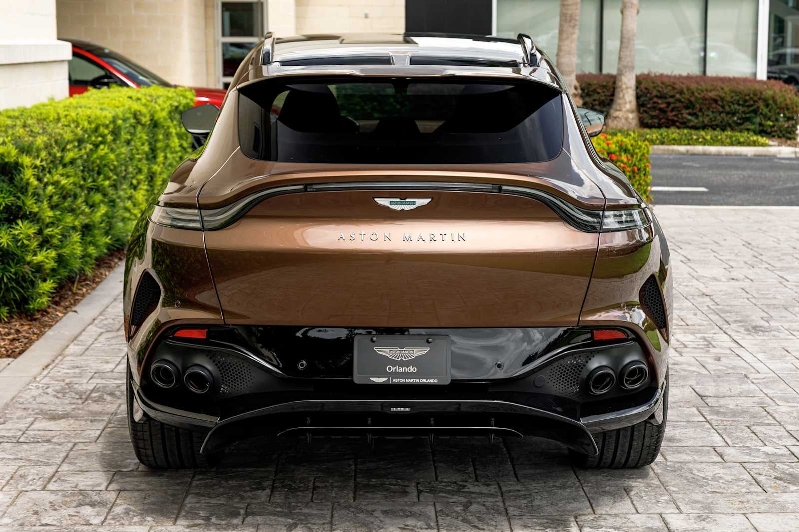 2025 Aston Martin DBX 707