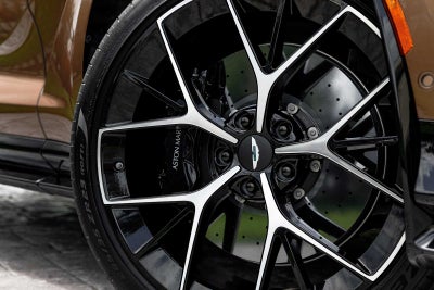 2025 Aston Martin DBX 707