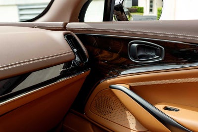 2025 Aston Martin DBX 707