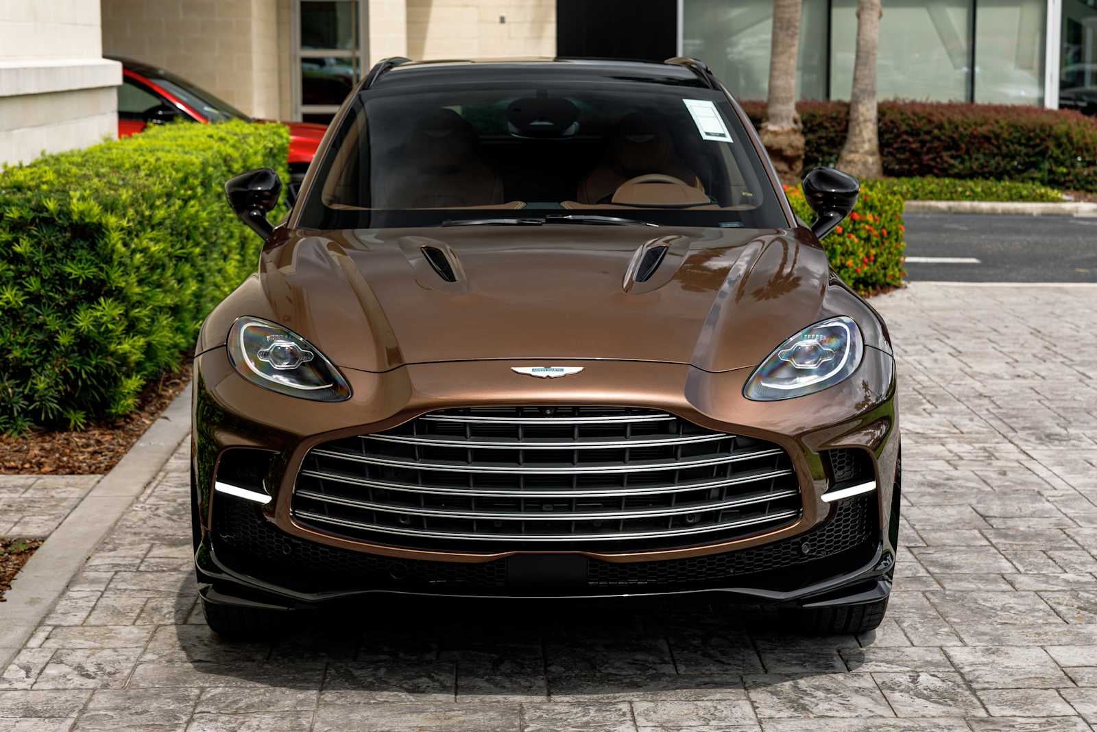 2025 Aston Martin DBX 707