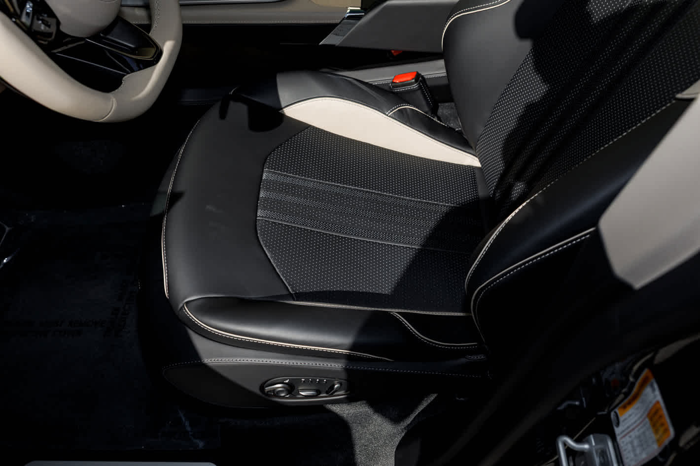 2026 Aston Martin DBX 707