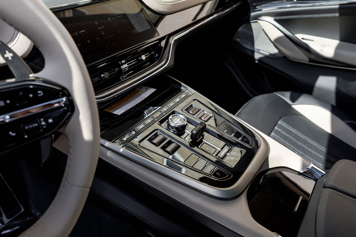 2026 Aston Martin DBX 707