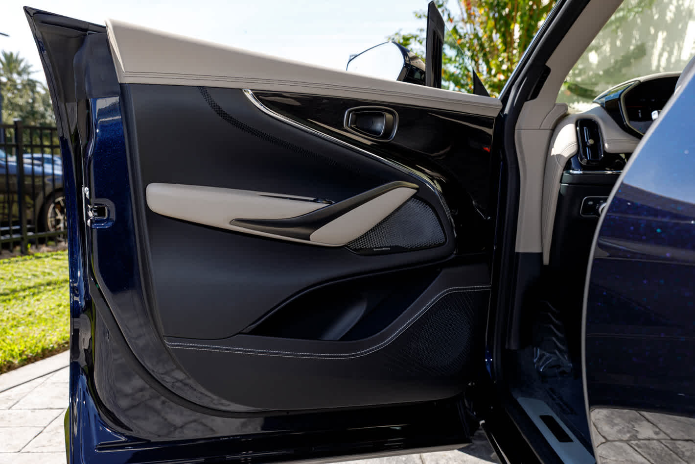 2026 Aston Martin DBX 707