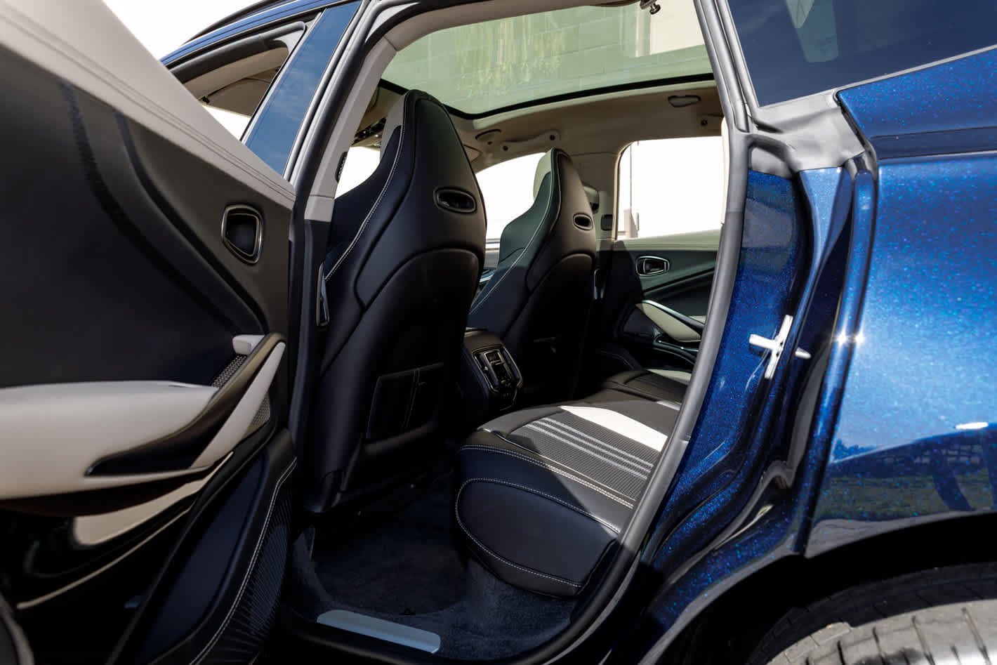 2026 Aston Martin DBX 707