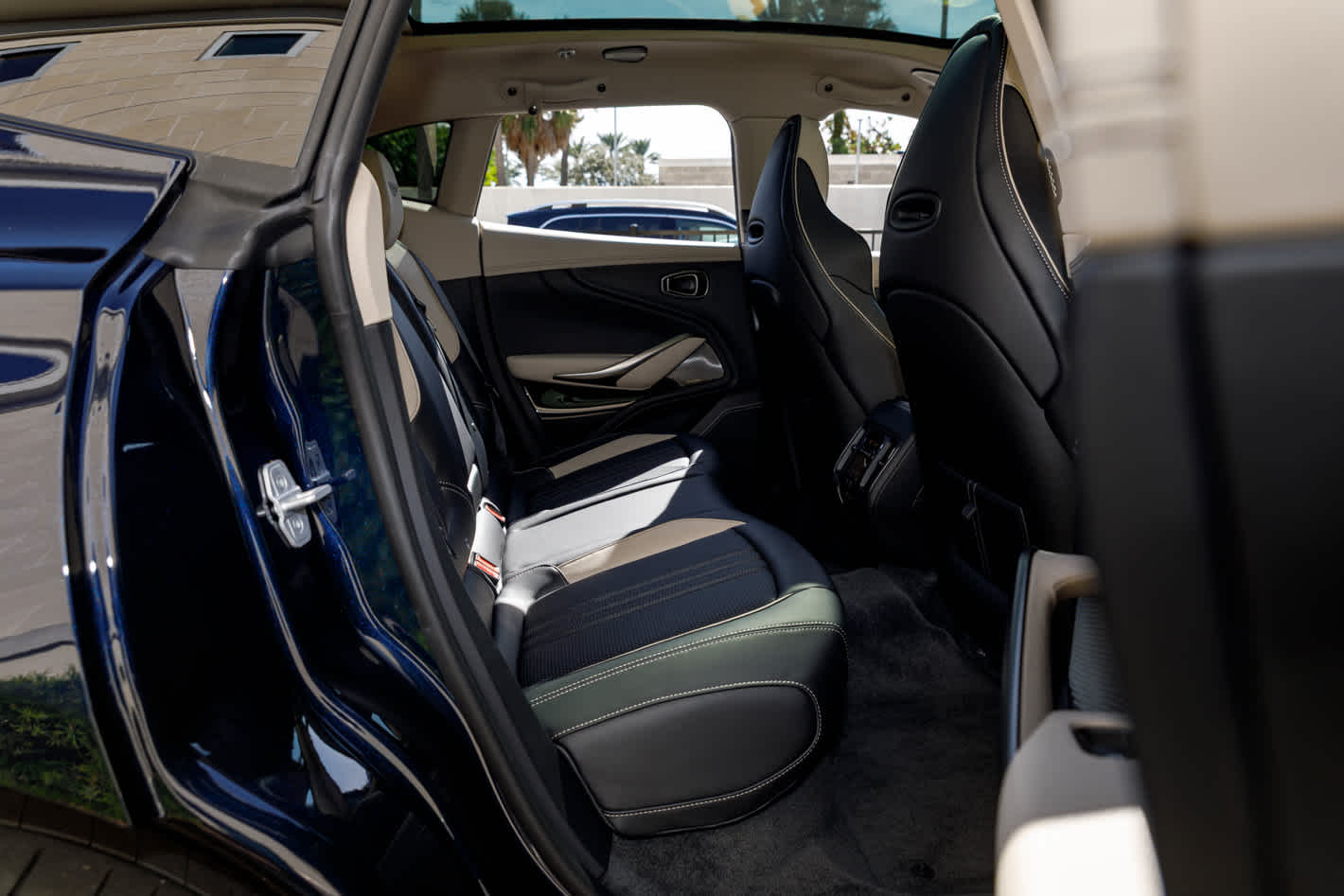 2026 Aston Martin DBX 707