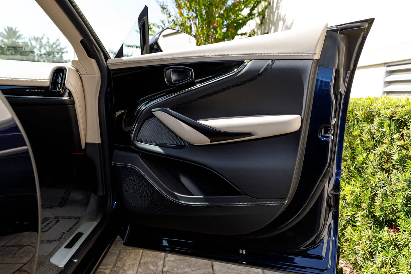 2026 Aston Martin DBX 707