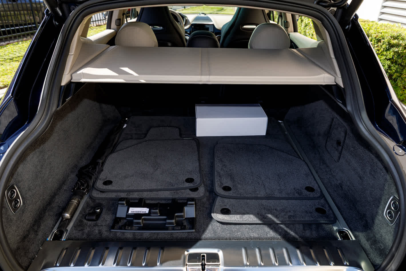 2026 Aston Martin DBX 707