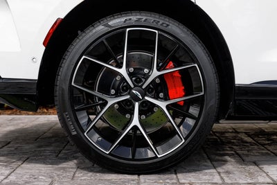 2025 Aston Martin DBX 707