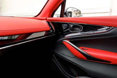 2025 Aston Martin DBX 707