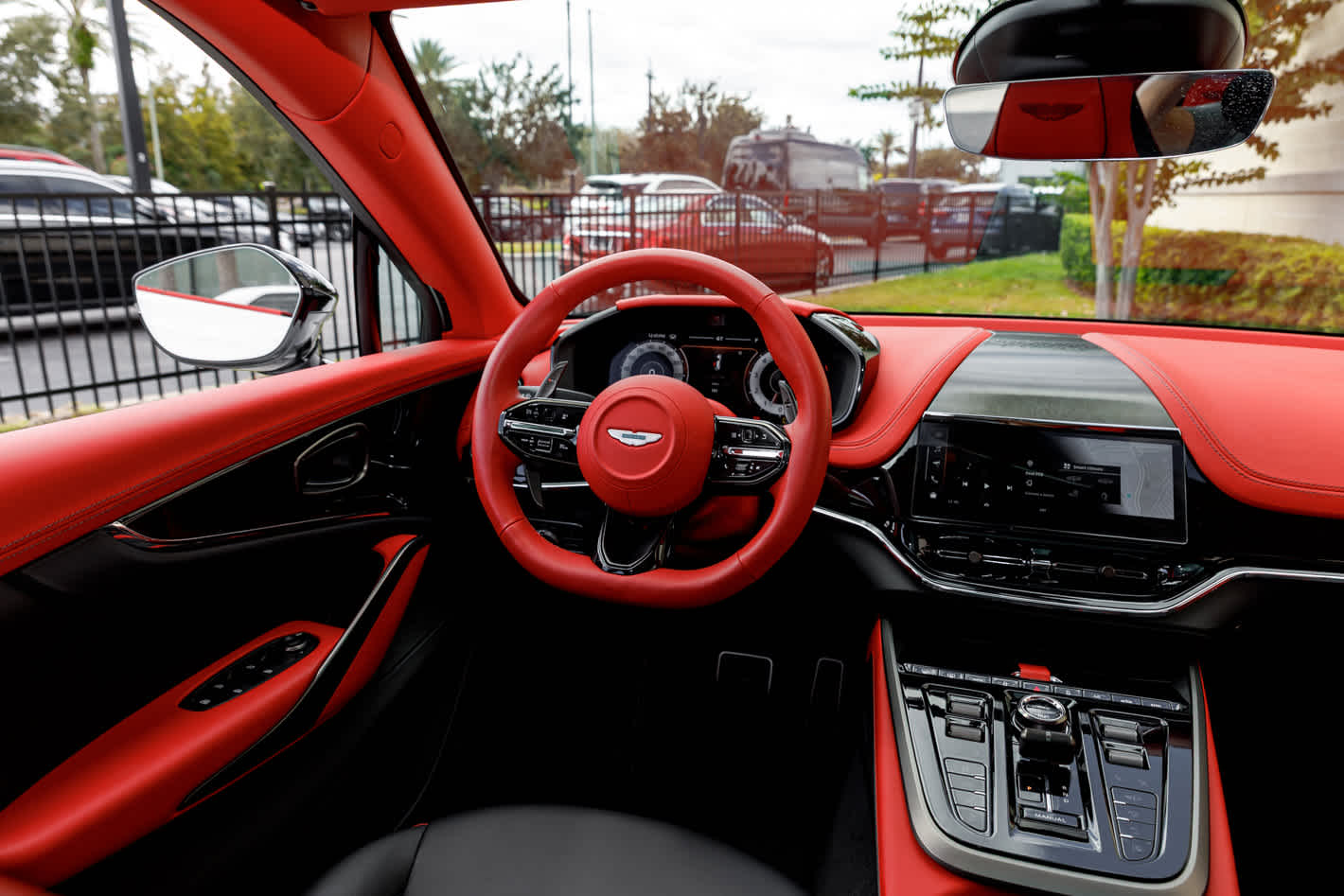 2025 Aston Martin DBX 707