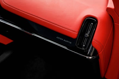 2025 Aston Martin DBX 707