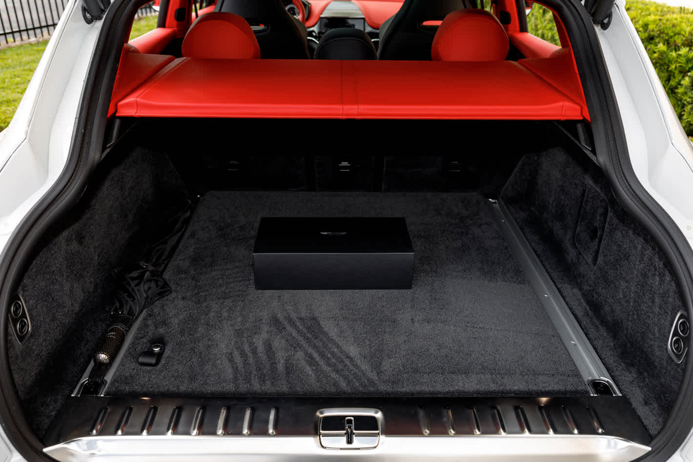 2025 Aston Martin DBX 707