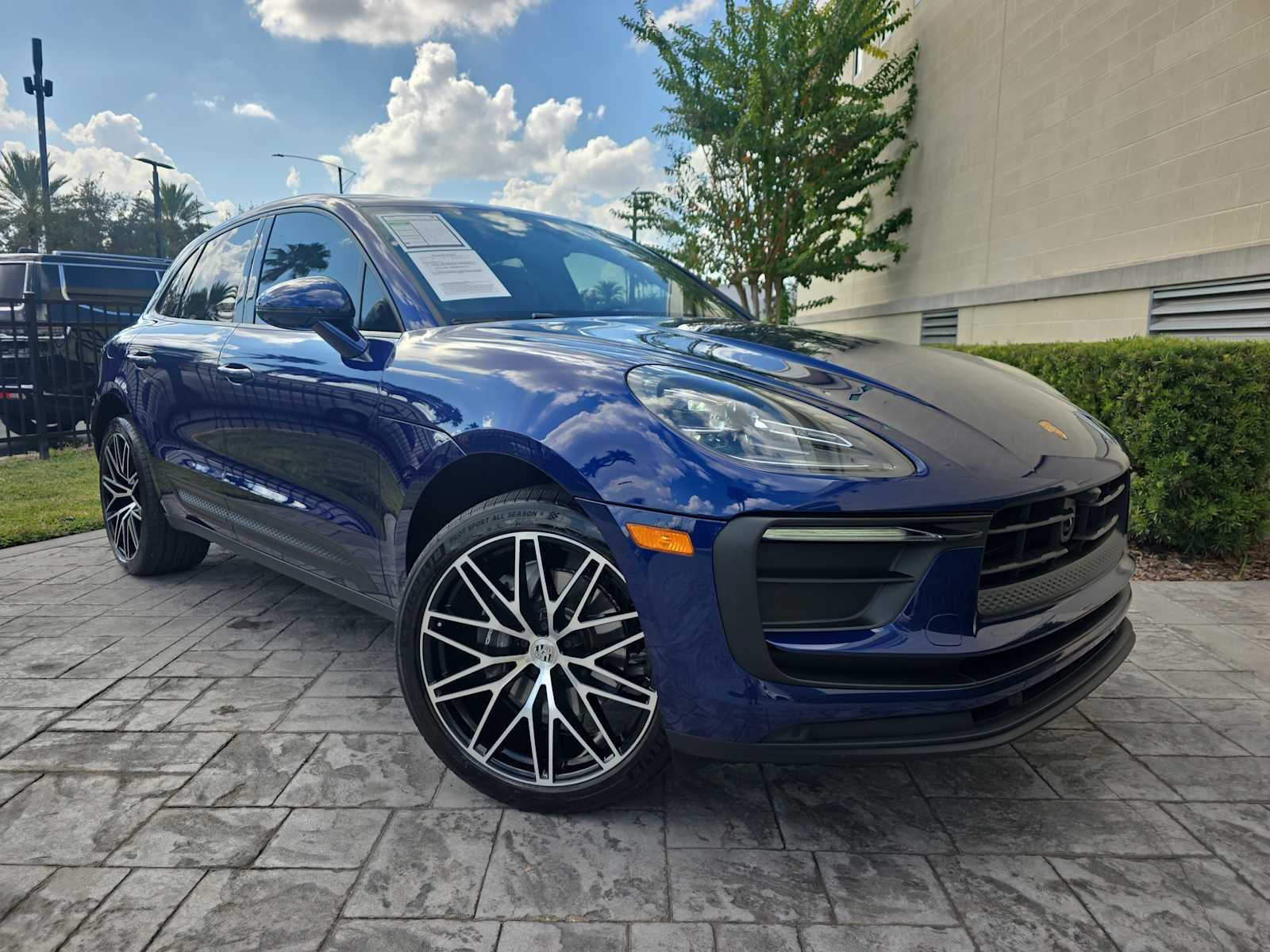 2025 Porsche Macan Base